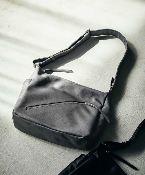 LAKOLE フェイクレザーラージZIPショルダー2 チャコールグレー FREE メンズグッズ ラコレ 599442 and ST アンドエスティ(旧ドットエスティ) LAKOLE フェイクレザーラージZIPショルダー2 チャコールグレー FREE メンズグッズ ラコレ 599442 and ST アンドエスティ(旧ドットエスティ)