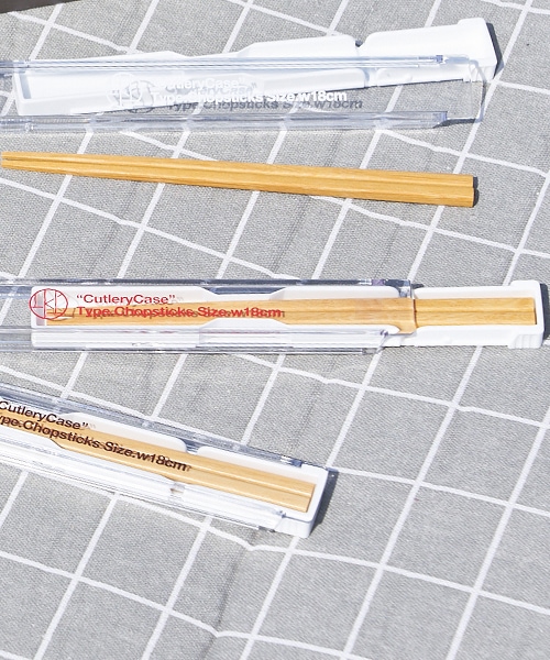 LAKOLE 家紋風ロゴランチ箸&ケース ランチ用品 レッド FREE ラコレ 946663 and ST アンドエスティ(旧ドットエスティ) LAKOLE 家紋風ロゴランチ箸&ケース ランチ用品 レッド FREE ラコレ 946663 and ST アンドエスティ(旧ドットエスティ)