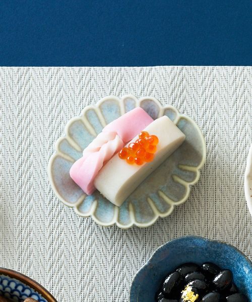 LAKOLE オーバル菊形豆皿 和食器 ライトブルー FREE ラコレ 968296 and ST アンドエスティ(旧ドットエスティ) LAKOLE オーバル菊形豆皿 和食器 ライトブルー FREE ラコレ 968296 and ST アンドエスティ(旧ドットエスティ)