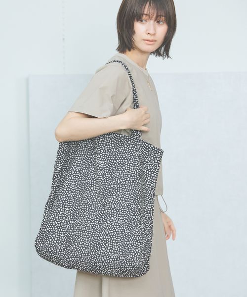 LAKOLE 【一部カラー値下げ】スクエアビックトートバック オフホワイト FREE ウィメンズグッズ ラコレ 969653 and ST アンドエスティ(旧ドットエスティ) LAKOLE 【一部カラー値下げ】スクエアビックトートバック オフホワイト FREE ウィメンズグッズ ラコレ 969653 and ST アンドエスティ(旧ドットエスティ)