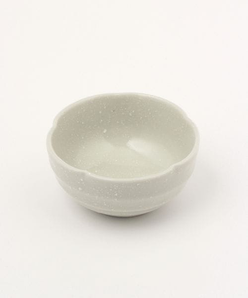 LAKOLE 梅の花小鉢 和食器 ライトグレー FREE ラコレ 970508 and ST アンドエスティ(旧ドットエスティ) LAKOLE 梅の花小鉢 和食器 ライトグレー FREE ラコレ 970508 and ST アンドエスティ(旧ドットエスティ)