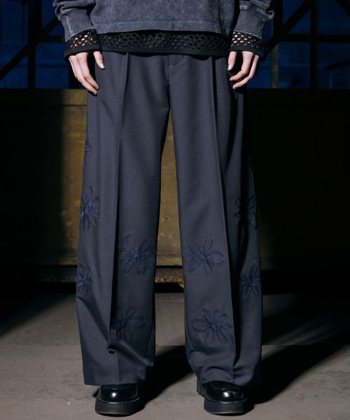 LEAD PROJECT 【ajouter flow】flower embroidery slacks チャコールグレー L LEAD PROJECT リードプロジェクト 156538 and ST アンドエスティ(旧ドットエスティ) LEAD PROJECT 【ajouter flow】flower embroidery slacks チャコールグレー L LEAD PROJECT リードプロジェクト 156538 and ST アンドエスティ(旧ドットエスティ)