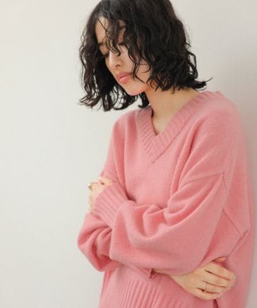 DES PRES Vネック アンゴラミックス ファーニット 美品 デプレ DES PRES アンゴラ混 Vネック ファーニット S 白 - メルカリ