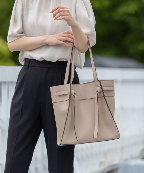 cuyana trapeze satchel