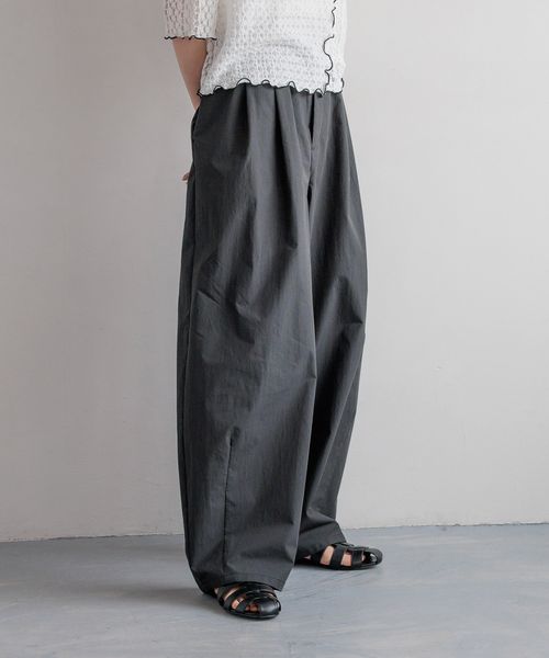 LOWRYS FARM タックボリュームコクーンパンツ ブラック M ウィメンズボトムス ローリーズファーム 327284 and ST アンドエスティ(旧ドットエスティ) LOWRYS FARM タックボリュームコクーンパンツ ブラック M ウィメンズボトムス ローリーズファーム 327284 and ST アンドエスティ(旧ドットエスティ)