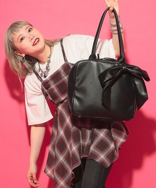 LOWRYS FARM 【サトムラプロデュース】でかリボンボストンBAG ブラック ウィメンズグッズ ローリーズファーム 570778 and ST アンドエスティ(旧ドットエスティ) LOWRYS FARM 【サトムラプロデュース】でかリボンボストンBAG ブラック ウィメンズグッズ ローリーズファーム 570778 and ST アンドエスティ(旧ドットエスティ)