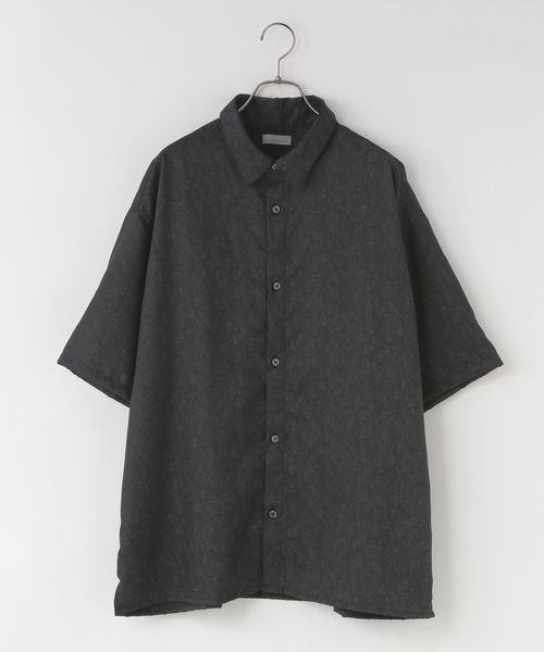LOWRYS FARM 【MEN】ペイズリーシャツSS チャコールグレー L メンズ ローリーズファーム 584671 and ST アンドエスティ(旧ドットエスティ) LOWRYS FARM 【MEN】ペイズリーシャツSS チャコールグレー L メンズ ローリーズファーム 584671 and ST アンドエスティ(旧ドットエスティ)