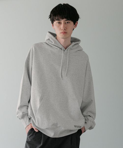 LOWRYS FARM 【LFM(U)】PULLOVER HOODIE【UNISEX】 グレー M メンズ ローリーズファーム 586492 and ST アンドエスティ(旧ドットエスティ) LOWRYS FARM 【LFM(U)】PULLOVER HOODIE【UNISEX】 グレー M メンズ ローリーズファーム 586492 and ST アンドエスティ(旧ドットエスティ)