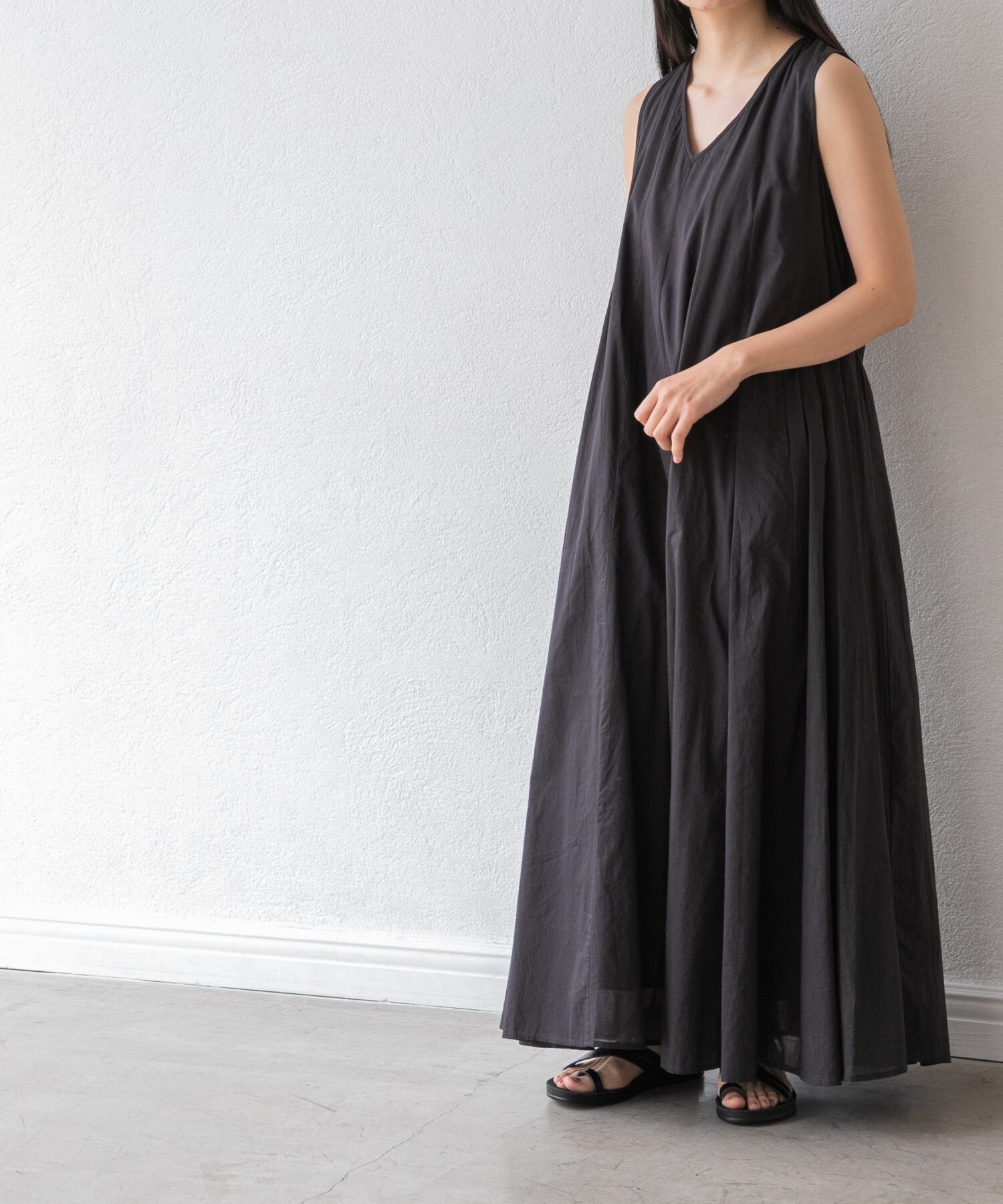 Web限定yuw ノースリーブフレアワンピース 公式 ローリーズファーム Lowrys Farm 通販