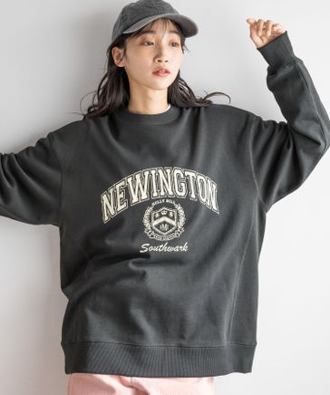 LOWRYS FARM× HELLO KITTY　BIG ウラケプルオーバー新品 LOWRYS FARM× HELLO KITTYBIG ウラケプルオーバー新品