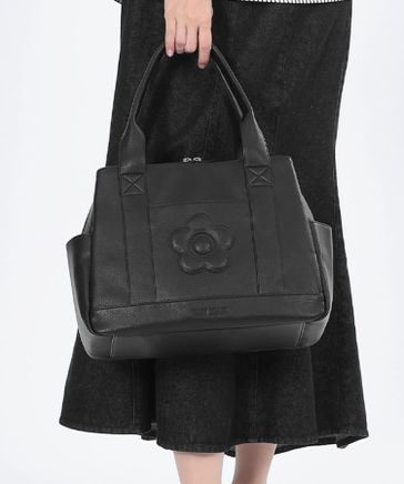 マリークワント★スクエアシュリンクデイジートート スクエアシュリンクデイジー トート | MARY QUANT（マリークワント