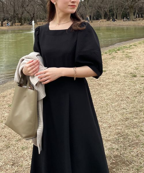 新品タグ付き✨mysty woman 袖コンバックシャンワンピース　ドレス　黒