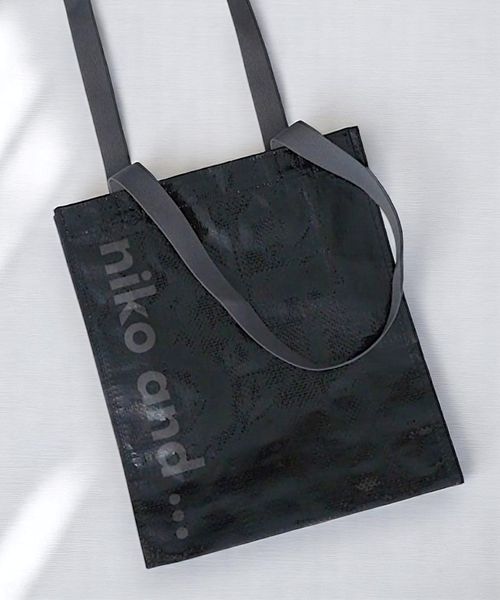 niko and .ニコロゴワリフトートバッグ バッグ シルバー ニコアンド 208931 and ST アンドエスティ(旧ドットエスティ) niko and .ニコロゴワリフトートバッグ バッグ シルバー ニコアンド 208931 and ST アンドエスティ(旧ドットエスティ)