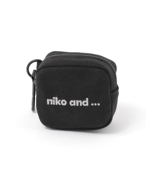 niko and .オリジナルニコロゴキューブポーチ バッグ シルバー ニコアンド 286648 and ST アンドエスティ(旧ドットエスティ) niko and .オリジナルニコロゴキューブポーチ バッグ シルバー ニコアンド 286648 and ST アンドエスティ(旧ドットエスティ)
