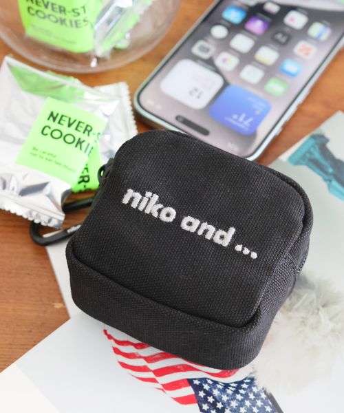 niko and .ニコロゴキューブポーチ バッグ シルバー ニコアンド 286648 and ST アンドエスティ(旧ドットエスティ) niko and .ニコロゴキューブポーチ バッグ シルバー ニコアンド 286648 and ST アンドエスティ(旧ドットエスティ)