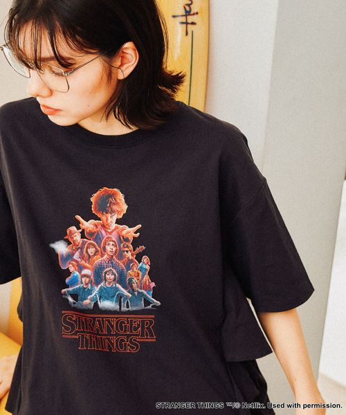 niko and .【STRANGER THINGS】コラボ サイドフリルTシャツ チャコールグレー FREE ウィメンズインナー ニコアンド 290581 and ST アンドエスティ(旧ドットエスティ) niko and .【STRANGER THINGS】コラボ サイドフリルTシャツ チャコールグレー FREE ウィメンズインナー ニコアンド 290581 and ST アンドエスティ(旧ドットエスティ)