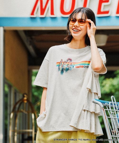 niko and .【STRANGER THINGS】コラボ サイドフリルTシャツ ライトベージュ FREE ウィメンズインナー ニコアンド 290581 and ST アンドエスティ(旧ドットエスティ) niko and .【STRANGER THINGS】コラボ サイドフリルTシャツ ライトベージュ FREE ウィメンズインナー ニコアンド 290581 and ST アンドエスティ(旧ドットエスティ)
