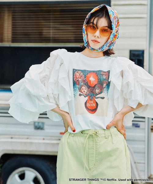 niko and .【STRANGER THINGS】コラボ ラッフルスリーブTシャツ ライトグレー FREE ウィメンズインナー ニコアンド 290583 and ST アンドエスティ(旧ドットエスティ) niko and .【STRANGER THINGS】コラボ ラッフルスリーブTシャツ ライトグレー FREE ウィメンズインナー ニコアンド 290583 and ST アンドエスティ(旧ドットエスティ)