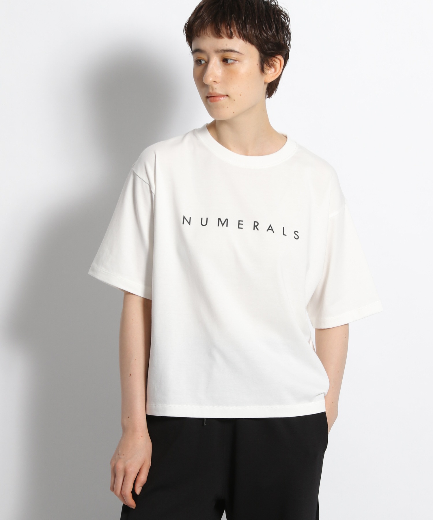 [NUMERALS]WプリントＴシャツ M