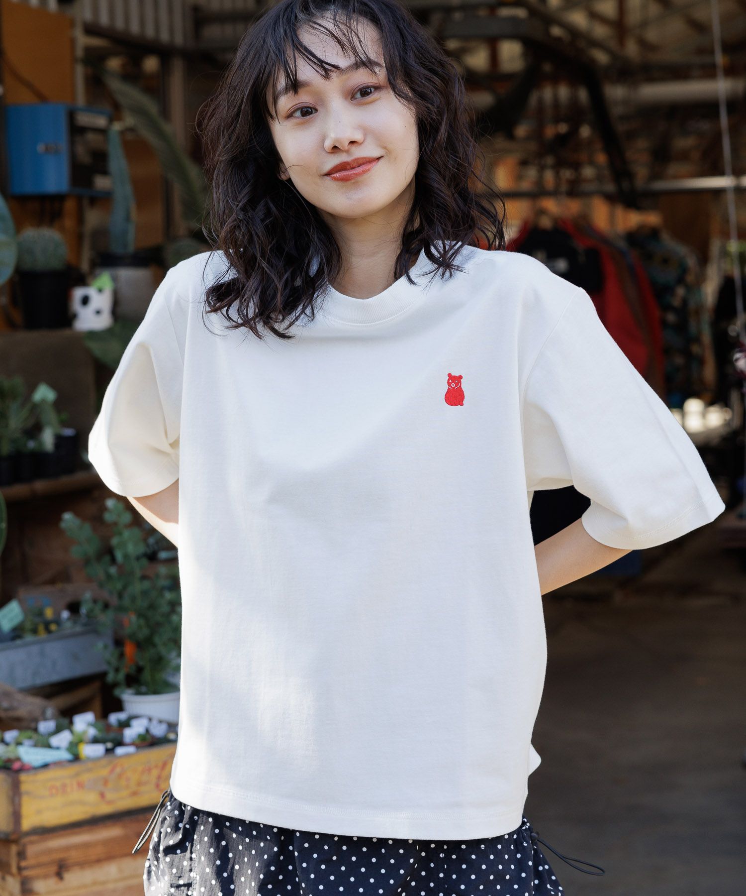 UNIQLO ノースリーブ 刺繍 トップス 赤 - トップス