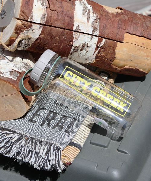 niko and .【CITY CREEK】クリアボトル/容量650ml ホワイト CITY CREEK ニコアンド 318494 and ST アンドエスティ(旧ドットエスティ) niko and .【CITY CREEK】クリアボトル/容量650ml ホワイト CITY CREEK ニコアンド 318494 and ST アンドエスティ(旧ドットエスティ)
