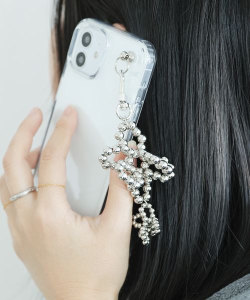 niko and .フラワーチャーム付きiPhone15ケース[tiny tiny(ティニーティニー)] グレー ｔｉｎｙ ｔｉｎｙ ニコアンド 320616 and ST アンドエスティ（旧ドットエスティ）