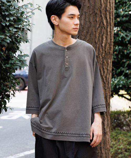 niko and .エンブロイダリーヘンリーネックTシャツ チャコールグレー L メンズインナー ニコアンド 325463 and ST アンドエスティ(旧ドットエスティ) niko and .エンブロイダリーヘンリーネックTシャツ チャコールグレー L メンズインナー ニコアンド 325463 and ST アンドエスティ(旧ドットエスティ)