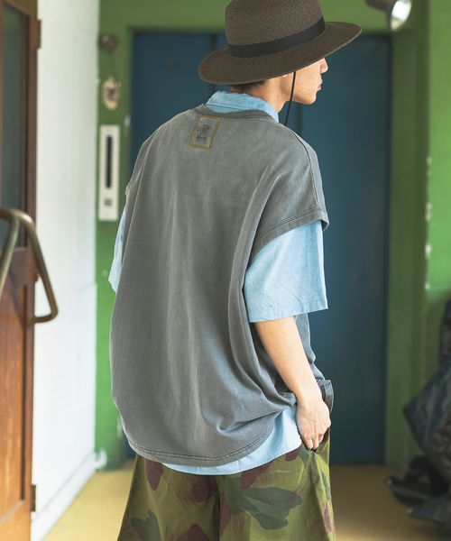niko and .【NATOKii(ネイトゥーキー)】ワッペンフレンチTシャツ チャコールグレー M メンズインナー ニコアンド 326505 and ST アンドエスティ(旧ドットエスティ) niko and .【NATOKii(ネイトゥーキー)】ワッペンフレンチTシャツ チャコールグレー M メンズインナー ニコアンド 326505 and ST アンドエスティ(旧ドットエスティ)
