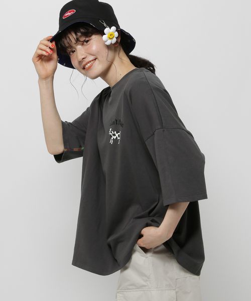 niko and .【wiggle wiggle(ウィグルウィグル)】コラボ モチーフTシャツ チャコールグレー L ウィメンズインナー ニコアンド 451721 and ST アンドエスティ(旧ドットエスティ) niko and .【wiggle wiggle(ウィグルウィグル)】コラボ モチーフTシャツ チャコールグレー L ウィメンズインナー ニコアンド 451721 and ST アンドエスティ(旧ドットエスティ)