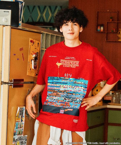 niko and .【STRANGER THINGS】コラボ プリントTシャツ Season 2 レッド L メンズインナー ニコアンド 494767 and ST アンドエスティ(旧ドットエスティ) niko and .【STRANGER THINGS】コラボ プリントTシャツ Season 2 レッド L メンズインナー ニコアンド 494767 and ST アンドエスティ(旧ドットエスティ)