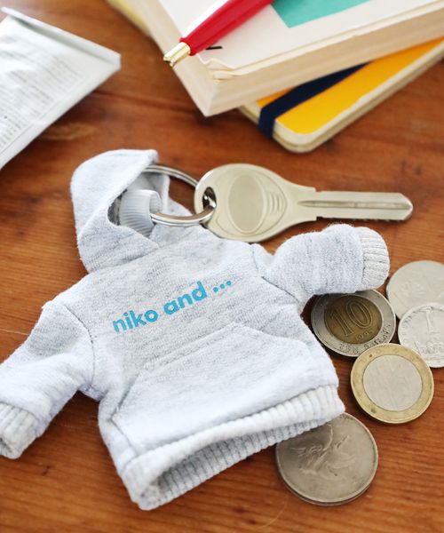 niko and .ニコロゴパーカーキーリング ステーショナリー グレー ニコアンド 496926 and ST アンドエスティ（旧ドットエスティ）