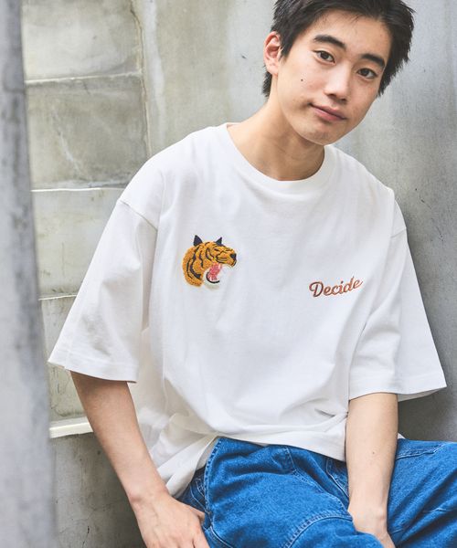niko and .ベトジャンモチーフ刺繍Tシャツ ライトグレー L メンズインナー ニコアンド 569054 and ST アンドエスティ(旧ドットエスティ) niko and .ベトジャンモチーフ刺繍Tシャツ ライトグレー L メンズインナー ニコアンド 569054 and ST アンドエスティ(旧ドットエスティ)