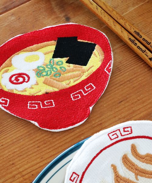 niko and .中華刺繍コースター キッチンファブリック ホワイト ニコアンド 588180 and ST アンドエスティ（旧ドットエスティ）