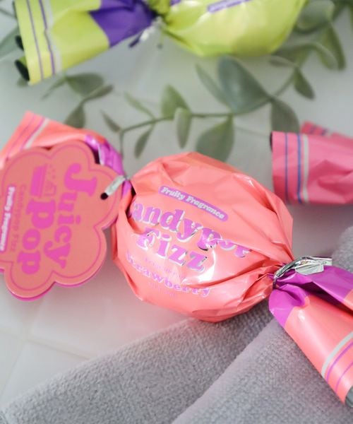 niko and .【Juicy Pop】キャンディバスボム バス&サニタリー レッド ニコアンド 590147 and ST アンドエスティ(旧ドットエスティ) niko and .【Juicy Pop】キャンディバスボム バス&サニタリー レッド ニコアンド 590147 and ST アンドエスティ(旧ドットエスティ)