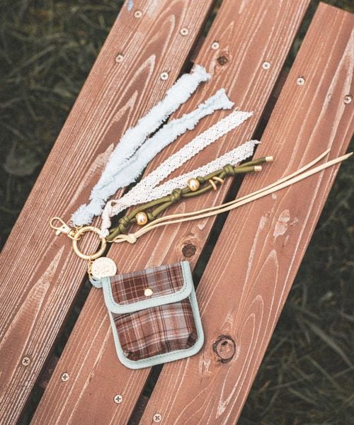 niko and .【NASU FARM VILLAGE】ポーチチャーム ライトブルー ウィメンズグッズ ニコアンド 605397 and ST アンドエスティ（旧ドットエスティ）