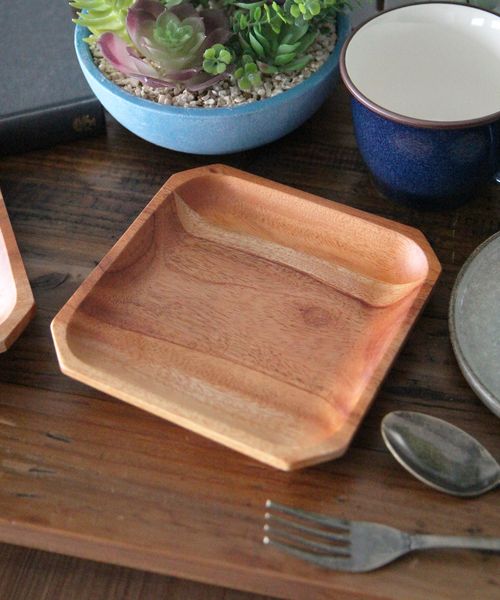 niko and .[GLORIOUS DINER]マホガニープレートM/幅16cm 食器 クリア ニコアンド 856505 and ST アンドエスティ（旧ドットエスティ）