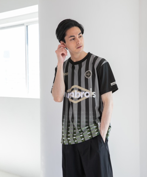 [NUMERALS×umbro(アンブロ)]コラボストライプグラフィックＴシャツ M