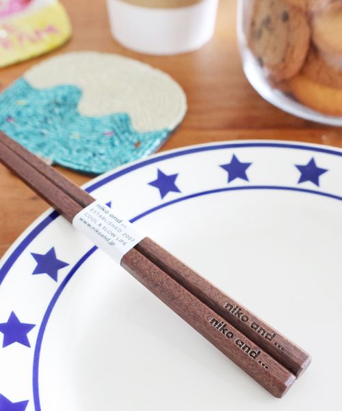niko and .ニコロゴ八角箸/21cm キッチンツール クリア ニコアンド 989148 and ST アンドエスティ(旧ドットエスティ) niko and .ニコロゴ八角箸/21cm キッチンツール クリア ニコアンド 989148 and ST アンドエスティ(旧ドットエスティ)