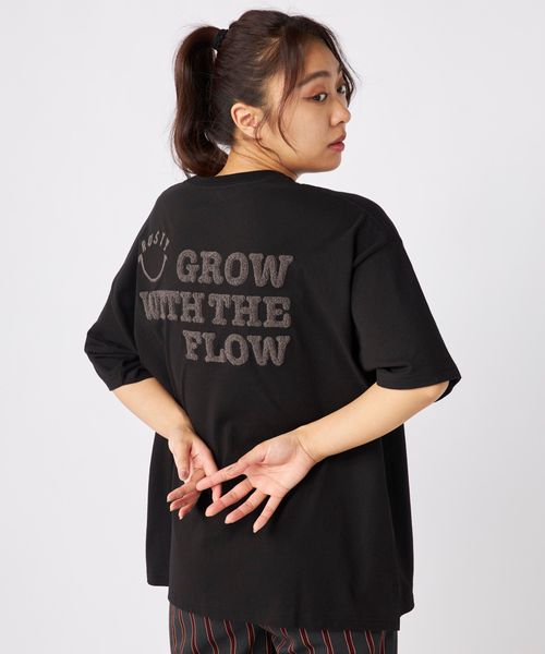 Op/FILA 【RUSTY】ニコちゃん×サガラ刺しゅう半袖Tシャツ ピンク L ウィメンズインナー オーピーフィラ 493806 and ST アンドエスティ(旧ドットエスティ) Op/FILA 【RUSTY】ニコちゃん×サガラ刺しゅう半袖Tシャツ ピンク L ウィメンズインナー オーピーフィラ 493806 and ST アンドエスティ(旧ドットエスティ)