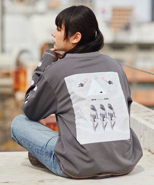 Op/FILA 【ocean pacific】ユニセックス 50thコラボL/S TEE ライトグレー XL ウィメンズインナー オーピーフィラ 574504 and ST アンドエスティ(旧ドットエスティ) Op/FILA 【ocean pacific】ユニセックス 50thコラボL/S TEE ライトグレー XL ウィメンズインナー オーピーフィラ 574504 and ST アンドエスティ(旧ドットエスティ)