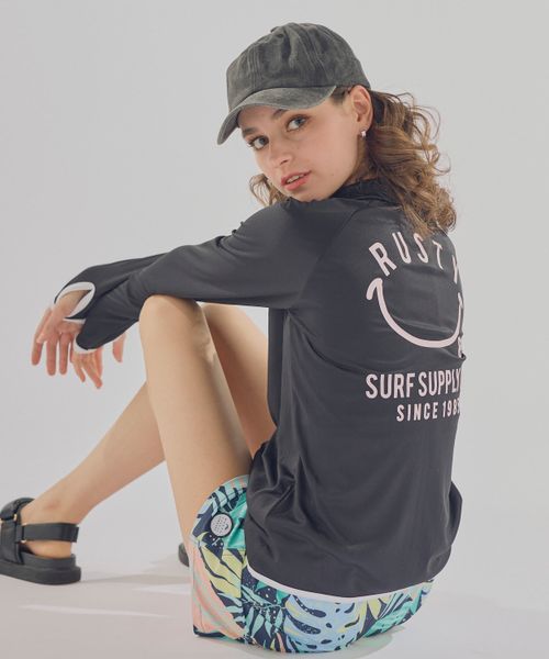 Op/FILA 【RUSTY】スムース ニコちゃんプリント立ち襟ラッシュガード 大きいサイズ 水着 ピンク XXL オーピーフィラ 574552 and ST アンドエスティ(旧ドットエスティ) Op/FILA 【RUSTY】スムース ニコちゃんプリント立ち襟ラッシュガード 大きいサイズ 水着 ピンク XXL オーピーフィラ 574552 and ST アンドエスティ(旧ドットエスティ)