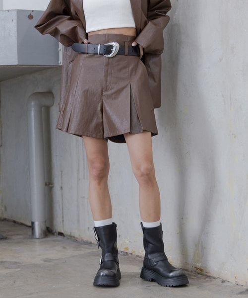 PAGEBOY フェイクレザータックショートパンツ ブラウン FREE ウィメンズボトムス ページボーイ 321650 and ST アンドエスティ(旧ドットエスティ) PAGEBOY フェイクレザータックショートパンツ ブラウン FREE ウィメンズボトムス ページボーイ 321650 and ST アンドエスティ(旧ドットエスティ)