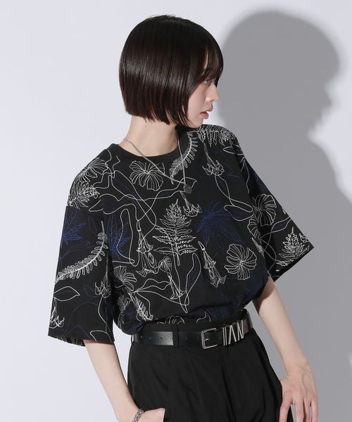 PAGEBOY Anui/フラワーシシュウTシャツ ブラック Anui ページボーイ 494399 and ST アンドエスティ(旧ドットエスティ) PAGEBOY Anui/フラワーシシュウTシャツ ブラック Anui ページボーイ 494399 and ST アンドエスティ(旧ドットエスティ)