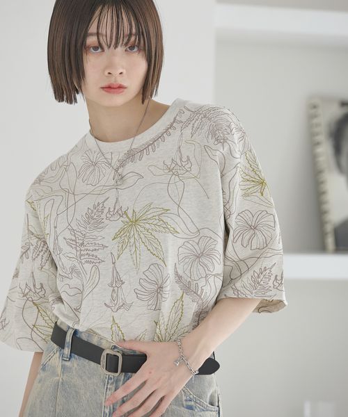 PAGEBOY Anui/フラワーシシュウTシャツ【再入荷】 ブラウン Anui ページボーイ 494399 and ST アンドエスティ(旧ドットエスティ) PAGEBOY Anui/フラワーシシュウTシャツ【再入荷】 ブラウン Anui ページボーイ 494399 and ST アンドエスティ(旧ドットエスティ)