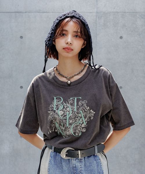 PAGEBOY ボタニカルシシュウTシャツ チャコールグレー FREE ウィメンズインナー ページボーイ 495575 and ST アンドエスティ(旧ドットエスティ) PAGEBOY ボタニカルシシュウTシャツ チャコールグレー FREE ウィメンズインナー ページボーイ 495575 and ST アンドエスティ(旧ドットエスティ)