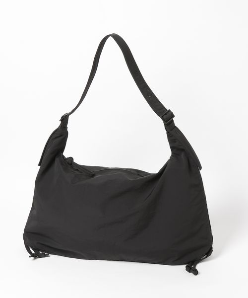 PAGEBOY Anui/【LE VERNIS】Stomach bag M ブラック Ａｎｕｉ ページボーイ 588013 and ST アンドエスティ（旧ドットエスティ）