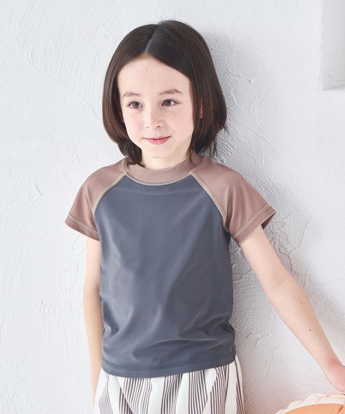 pairmanon 【UVカット】【水着 スイムウェア】半袖 ラッシュガード ライトグレー ユニセックスグッズ_PM ペアマノン 106160 and ST アンドエスティ(旧ドットエスティ) pairmanon 【UVカット】【水着 スイムウェア】半袖 ラッシュガード ライトグレー ユニセックスグッズ_PM ペアマノン 106160 and ST アンドエスティ(旧ドットエスティ)