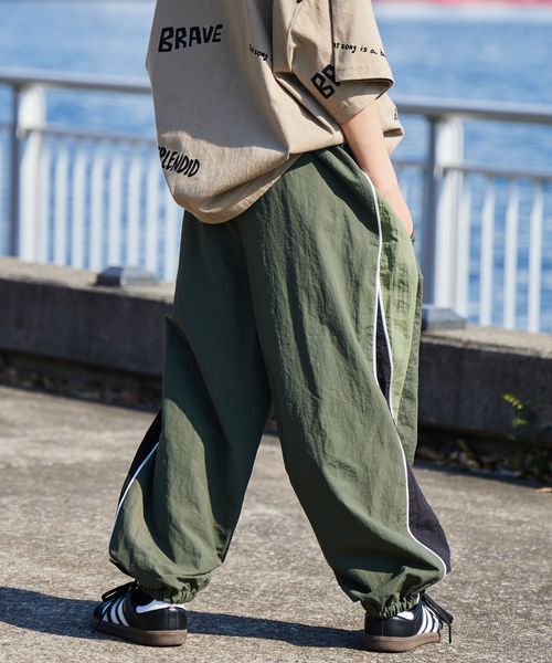 pairmanon 【PAIRMANON STREET】ナイロン サイド ライン パイピング ワイド パンツ グリーン ボーイズボトムス_PS ペアマノン 109765 and ST アンドエスティ(旧ドットエスティ) pairmanon 【PAIRMANON STREET】ナイロン サイド ライン パイピング ワイド パンツ グリーン ボーイズボトムス_PS ペアマノン 109765 and ST アンドエスティ(旧ドットエスティ)