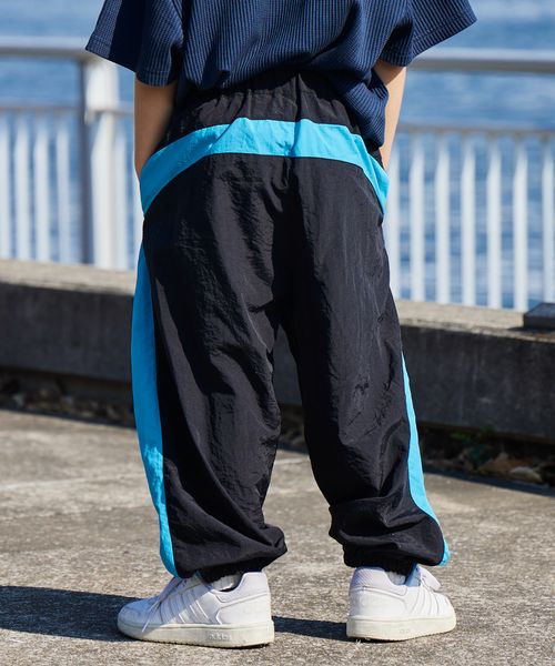pairmanon 【PAIRMANON STREET】ナイロン サイド ライン パイピング ワイド パンツ ライトブルー ボーイズボトムス_PS ペアマノン 109765 and ST アンドエスティ(旧ドットエスティ) pairmanon 【PAIRMANON STREET】ナイロン サイド ライン パイピング ワイド パンツ ライトブルー ボーイズボトムス_PS ペアマノン 109765 and ST アンドエスティ(旧ドットエスティ)
