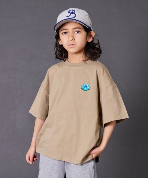 pairmanon 【PAIRMANON STREET】ワンポイント 花 モチーフ 刺繍 半袖 Tシャツ ライトベージュ ボーイズインナー_PS ペアマノン 282590 and ST アンドエスティ(旧ドットエスティ) pairmanon 【PAIRMANON STREET】ワンポイント 花 モチーフ 刺繍 半袖 Tシャツ ライトベージュ ボーイズインナー_PS ペアマノン 282590 and ST アンドエスティ(旧ドットエスティ)